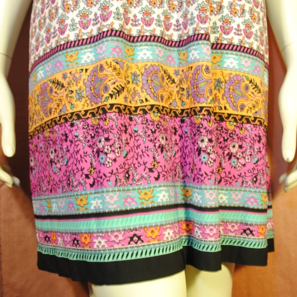 NWOT Beige by eci Boho Cold Shoulder Paisley Dress - Picture 8 of 8